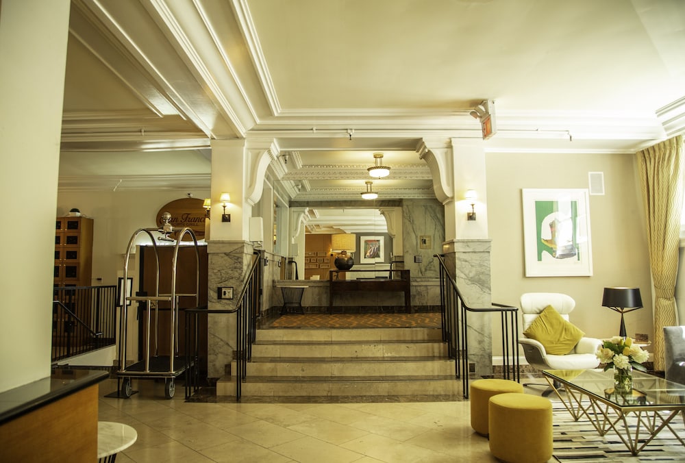 Executive Hotel Vintage Court 47/66