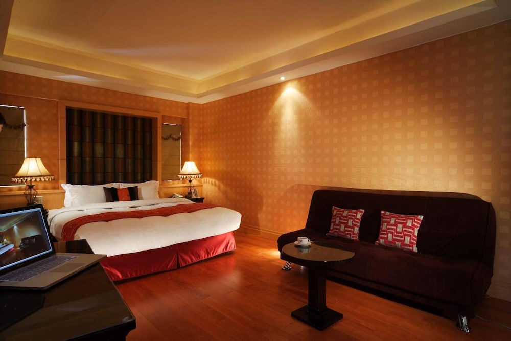 Seasons Boutique Motel 24/54
