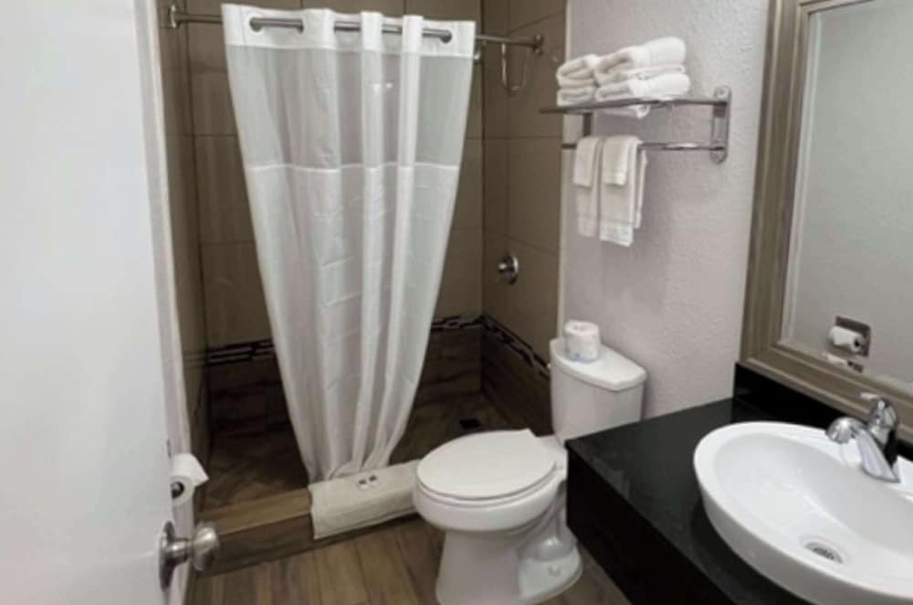 Motel6 Orange, CA - Anaheim 28/33