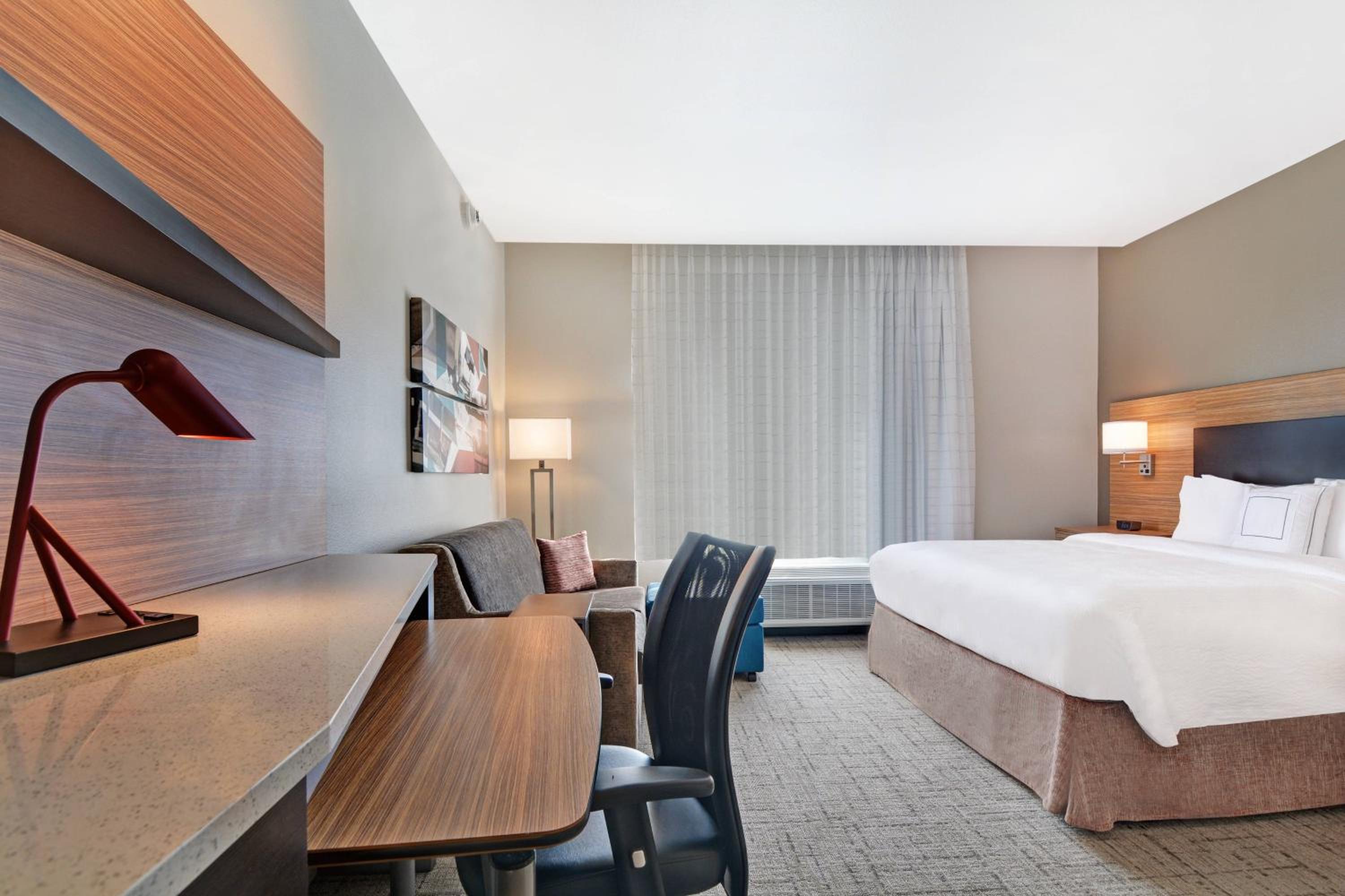 استوديو بسرير كينج مع أريكة بحوض استحمام لذوي الإعاقة، TownePlace Suites by Marriott Jackson Airport/Flowood 2/10