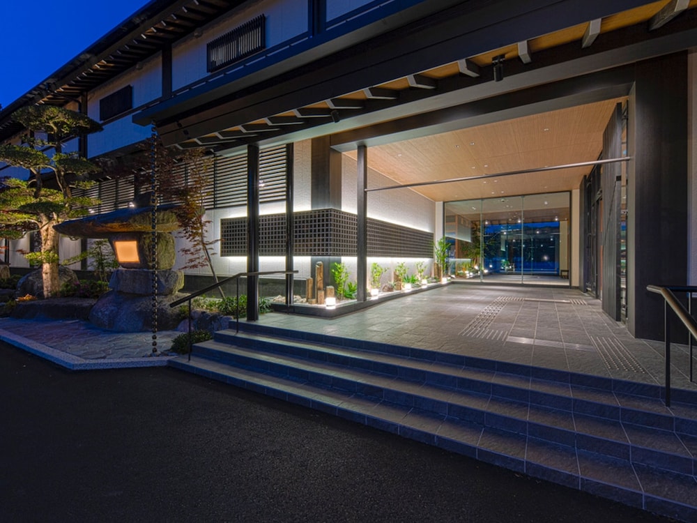 Yukai Resort Premium Koshinoyu 3/50