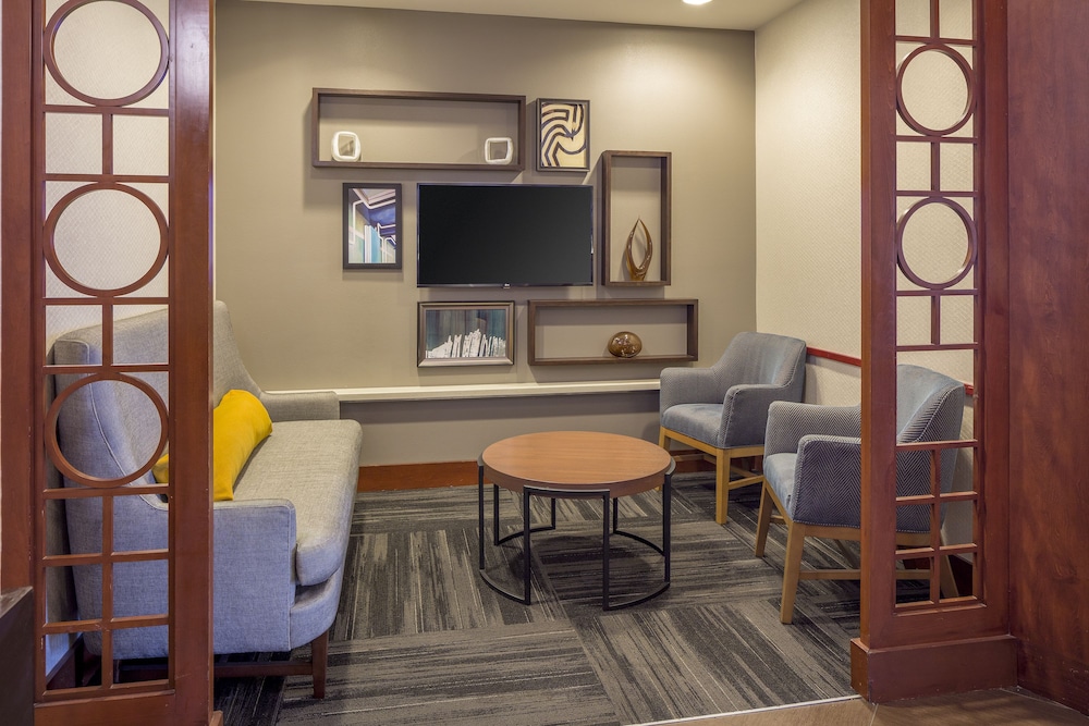Hyatt Place Houston North 54/60