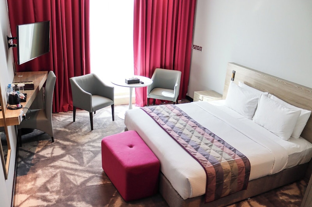 EXECUTIVE, SUITE, KING BED