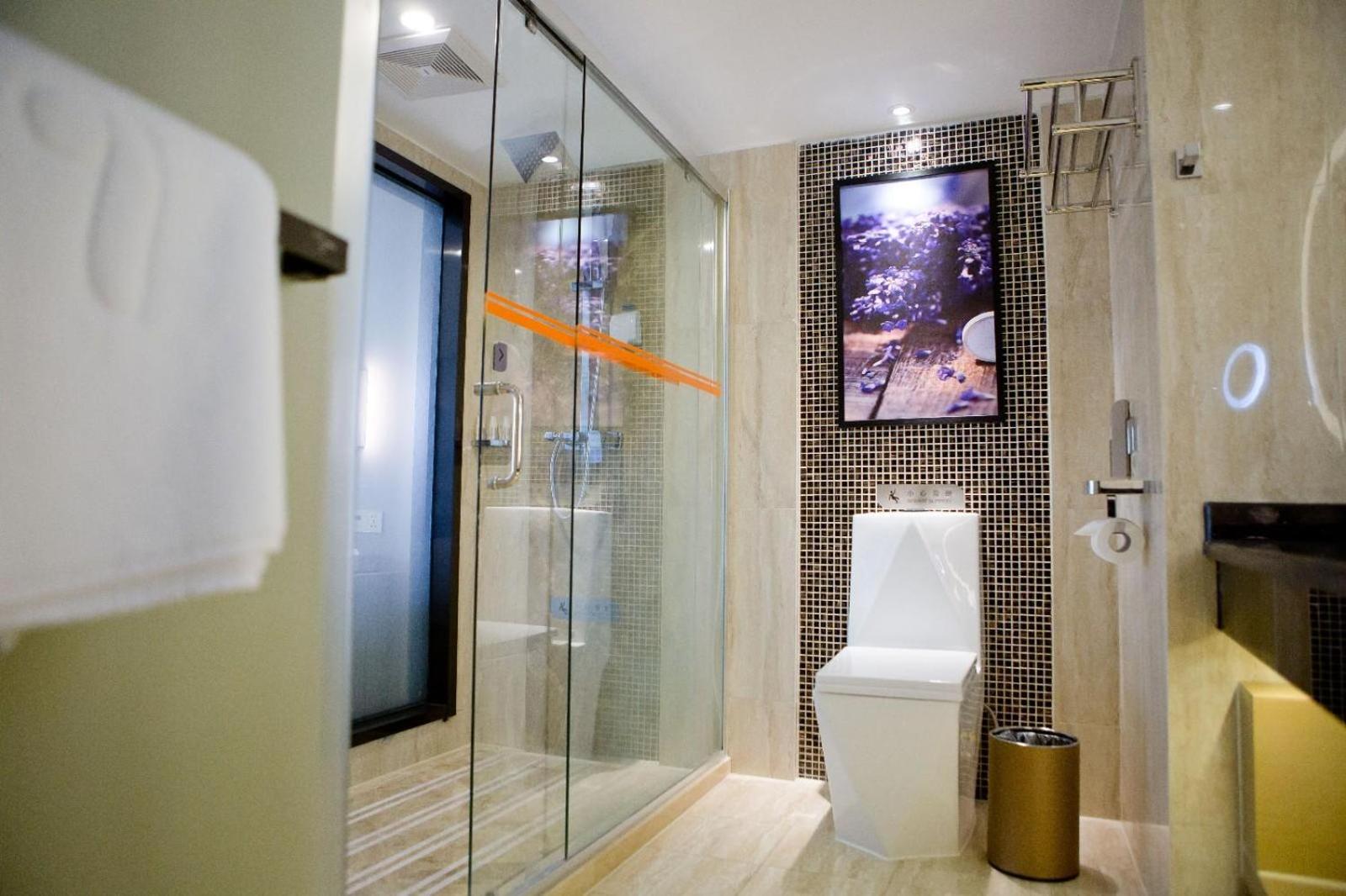 Lavande Hotel Shenzhen Shiyan Bus Station 48/49