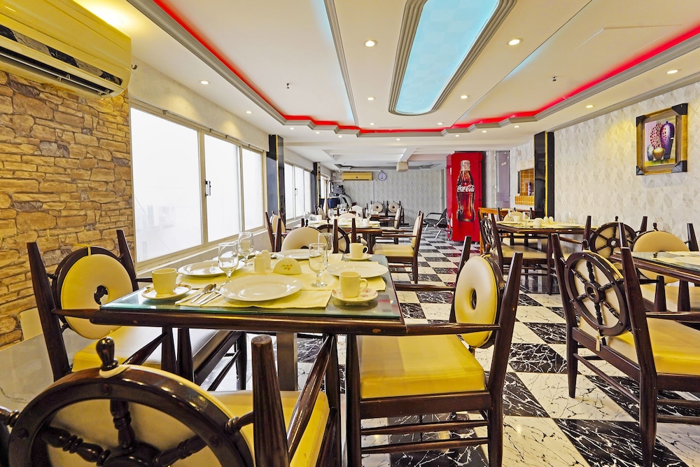 OYO 338 Transworld Hotel 38/39