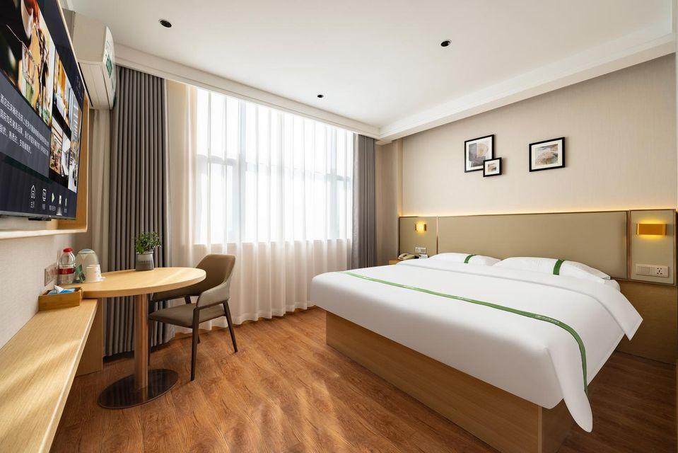 BUSINESS, DOUBLE BED