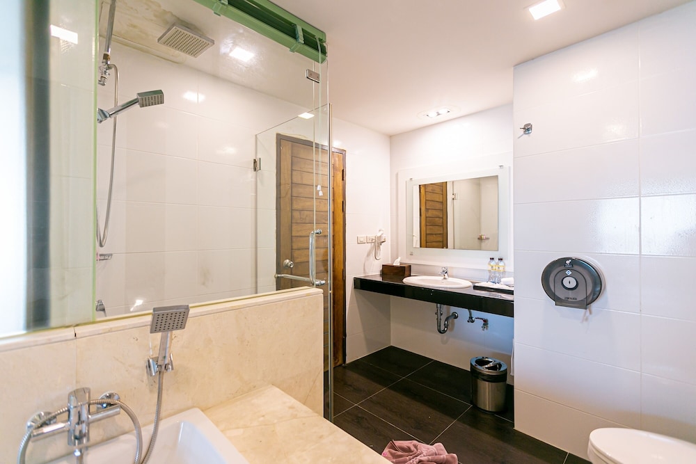 جناح بسرير كينج بغرفة نوم واحدة، Grand Ratchapruek Hotel 9/10
