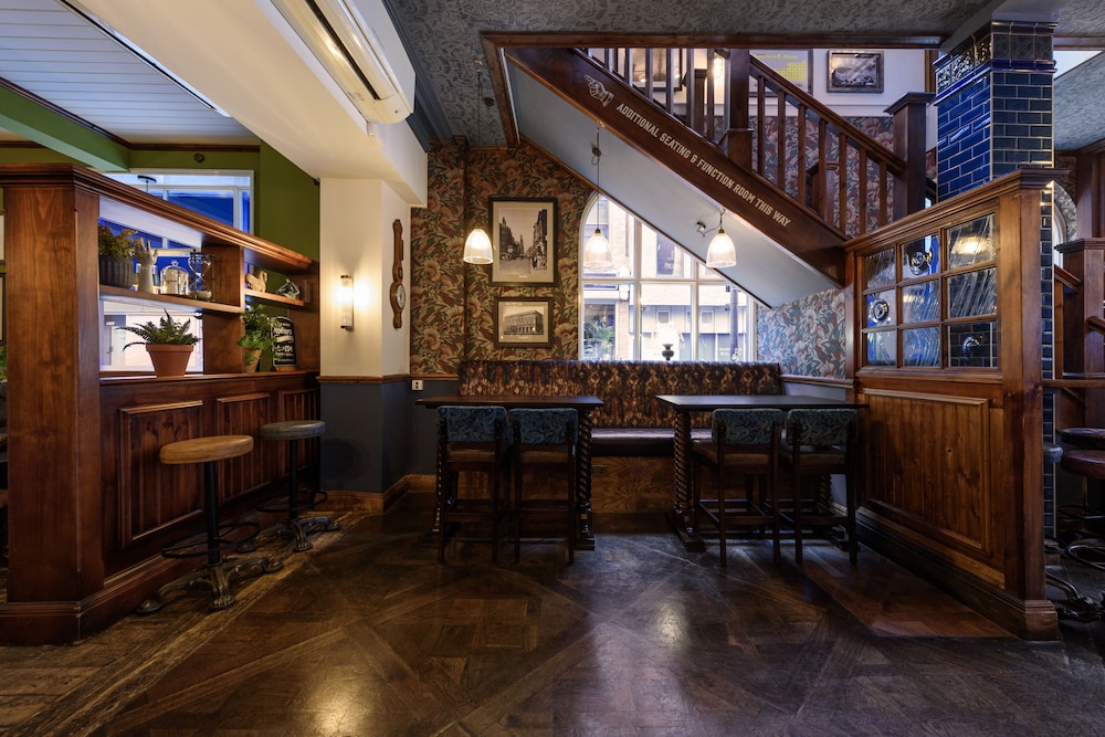 The Abel Heywood Pub & Boutique Hotel 32/43