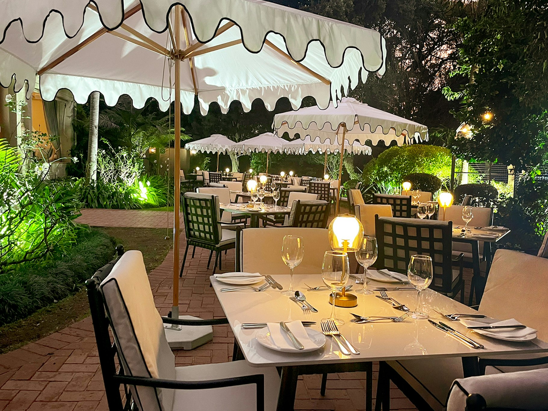 10 2nd Avenue Boutique Hotel 36/56