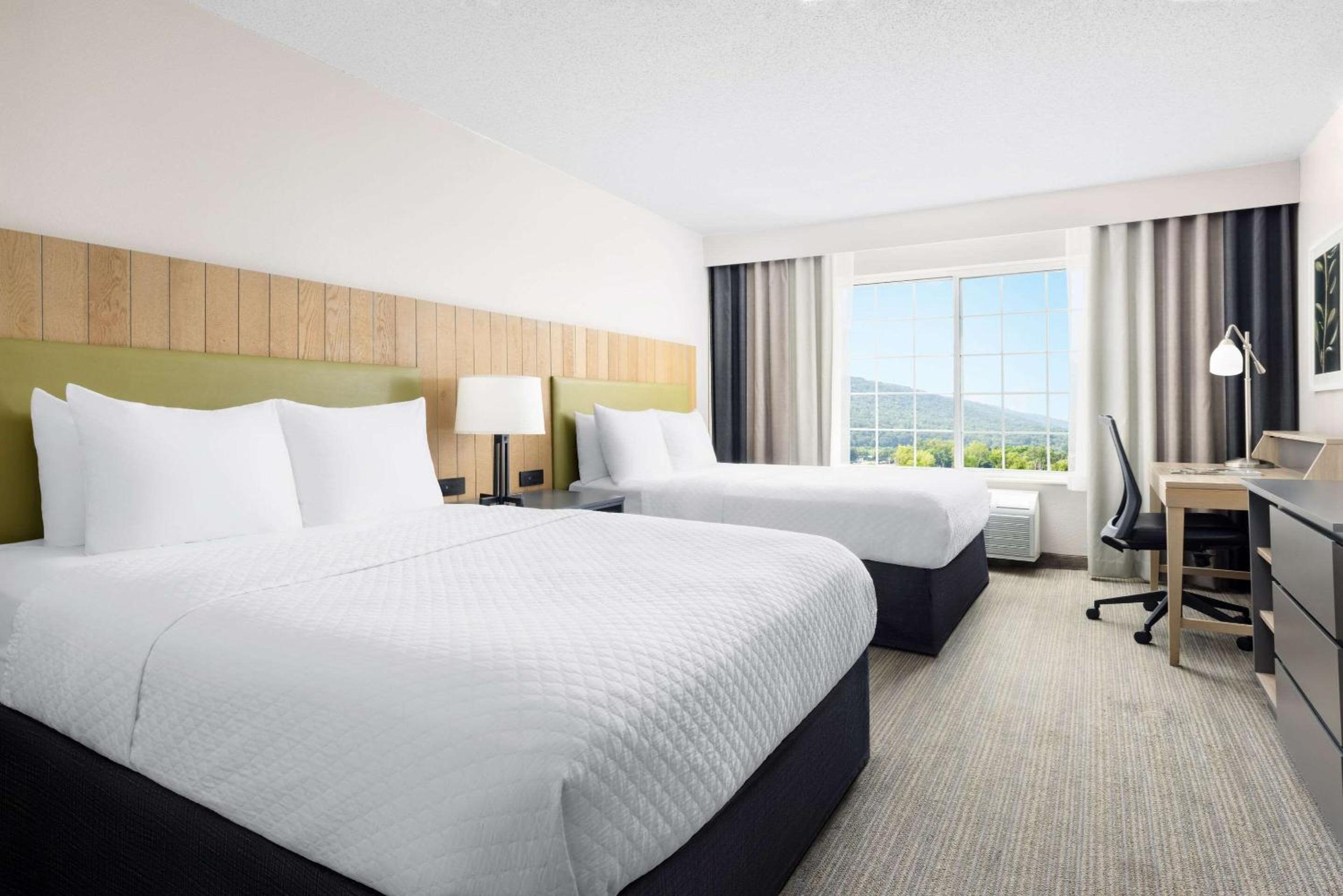 Standard, 2 Queen Beds