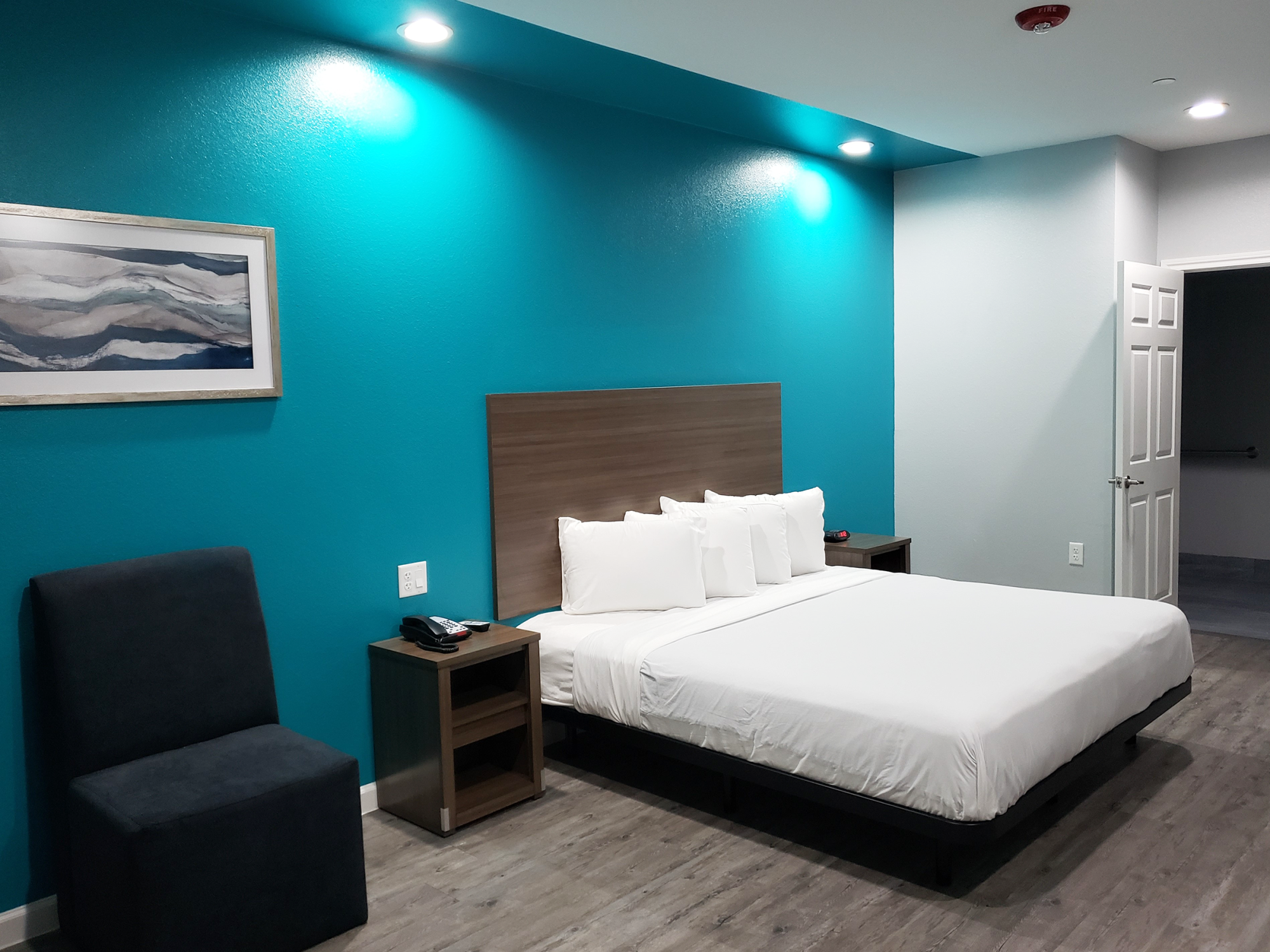 Americas Best Value Inn and Suites Kingwood IAH Airport 13/31