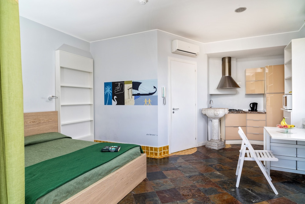 Medea Residence 24/38