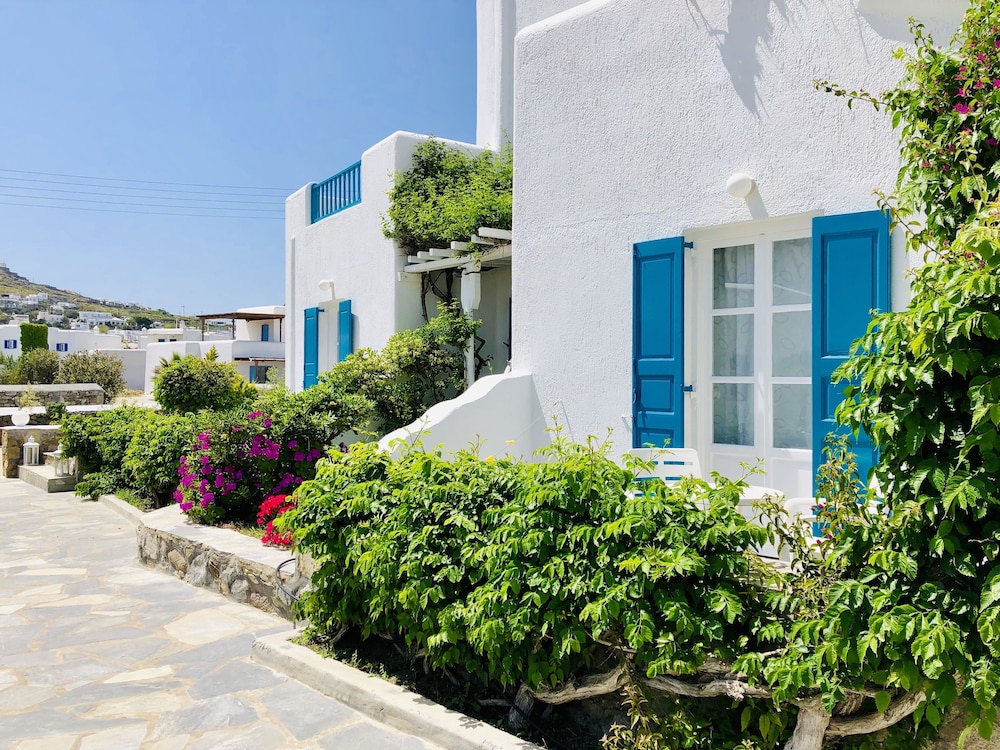 Cyclades Studios 4/49