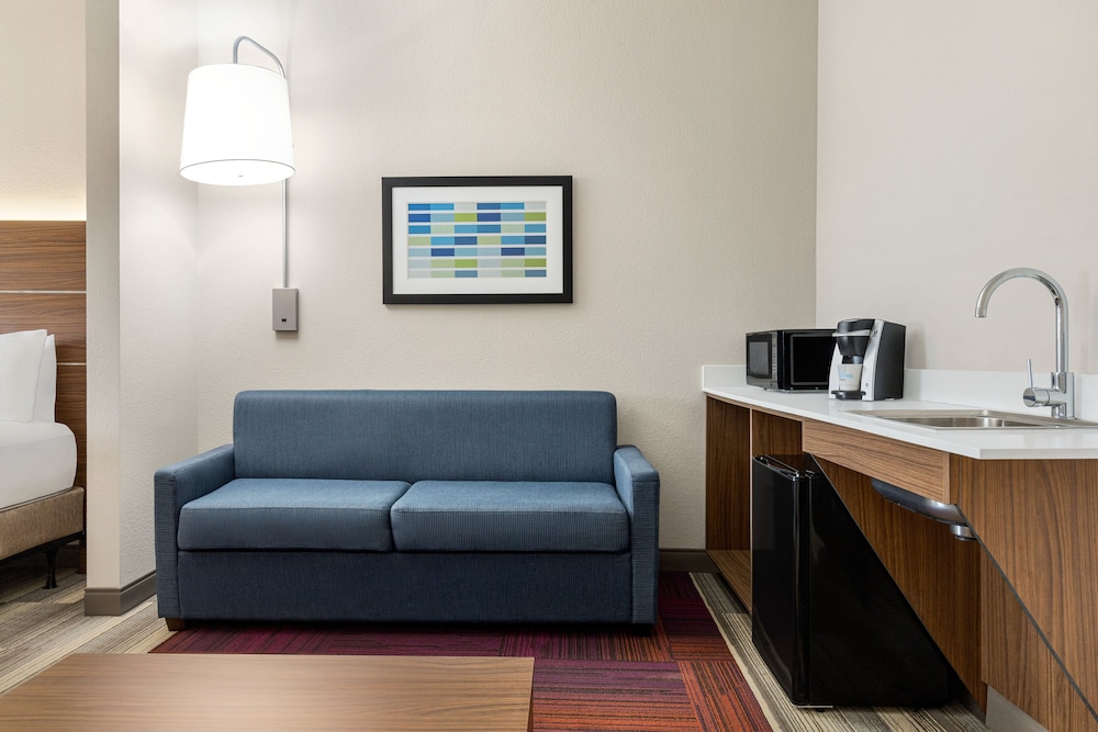 Holiday Inn Express Hotel Suites Waycross 41/56