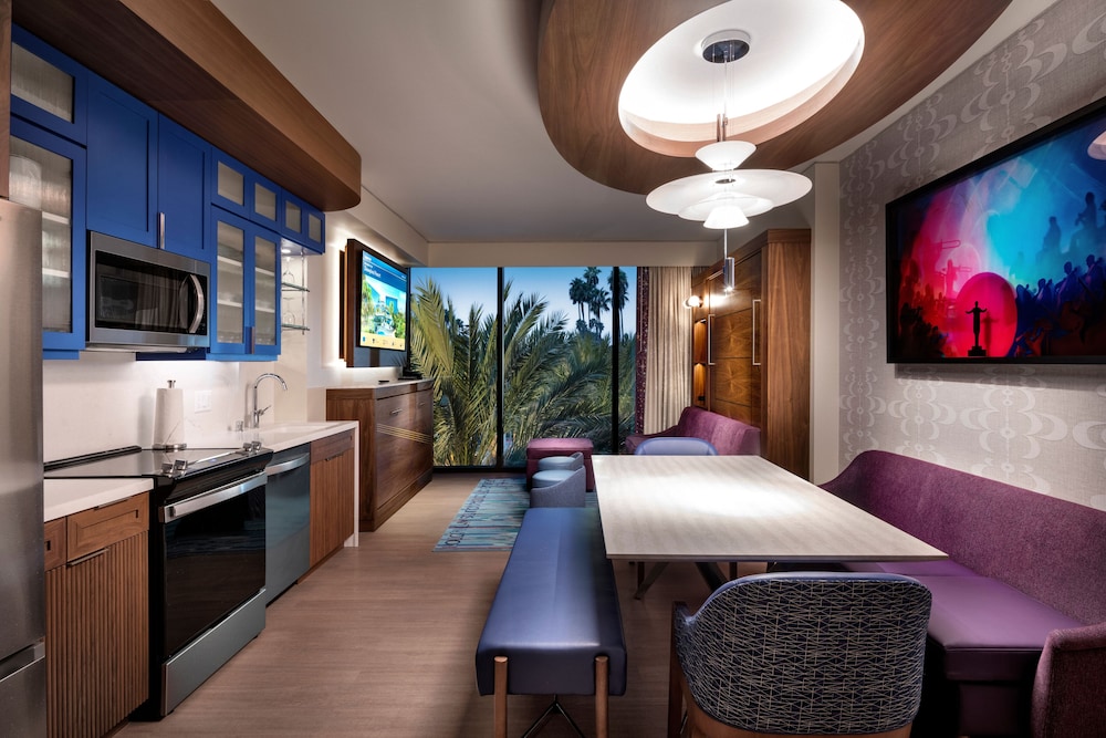The Villas At Disneyland Hotel 44/58