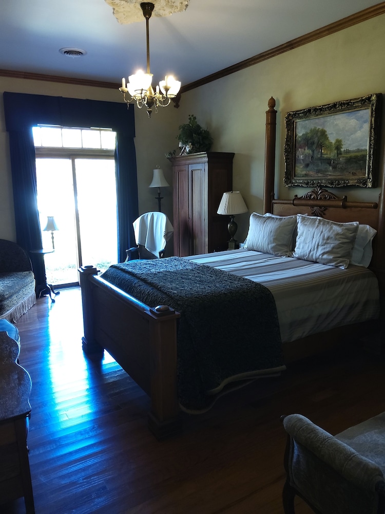 Inntiquity A Country Inn 23/50