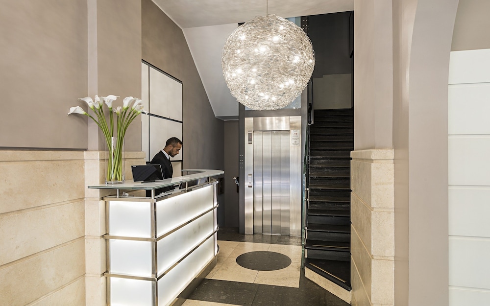 The Independent Hotel 6/62