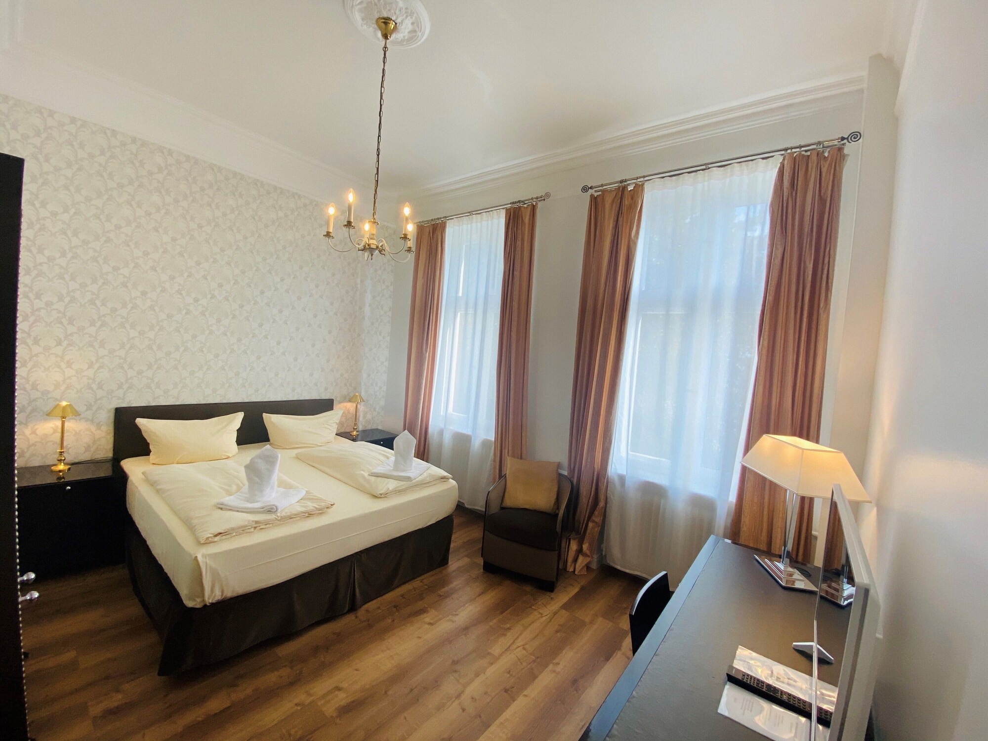 غرفة قياسية بسرير كوين، Centro Hotel Kaiserhof Deluxe 8/10