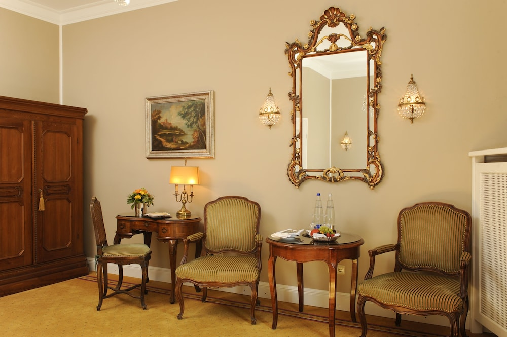 Hotel Splendid-Dollmann 48/67