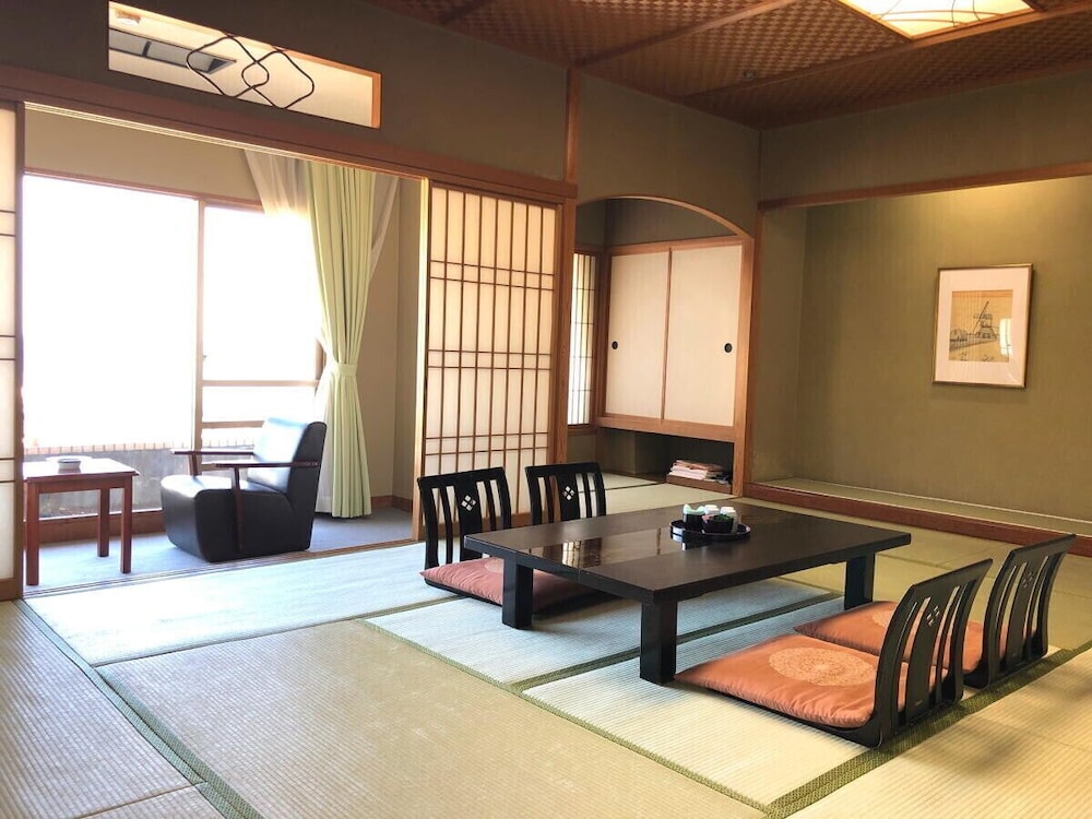 Atami Kinjokan 24/43