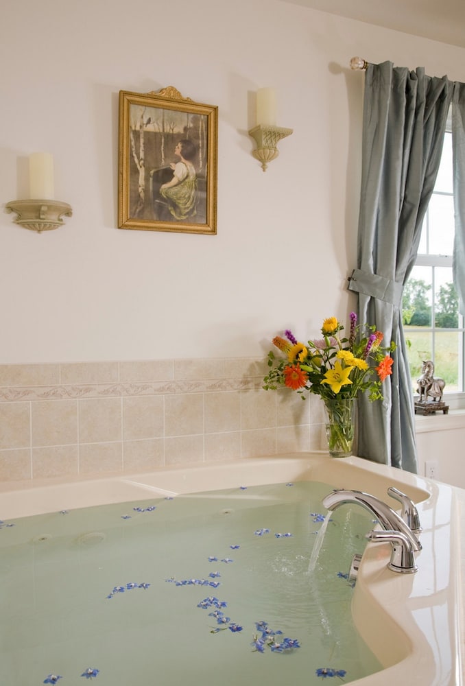 The Inn at Westwynd Farm B B 28/50
