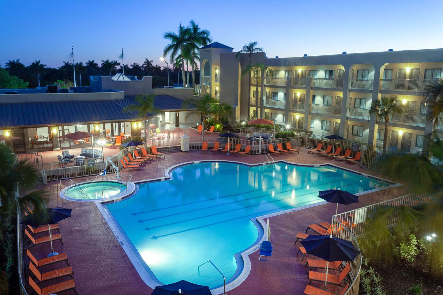 La Quinta Inn Suites By Wyndham Ft Myers Sanibel Gateway 12/58