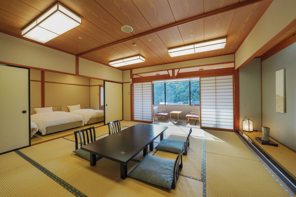 Japanese, Triple, 5 Futon Beds, 3 Beds, Tatami