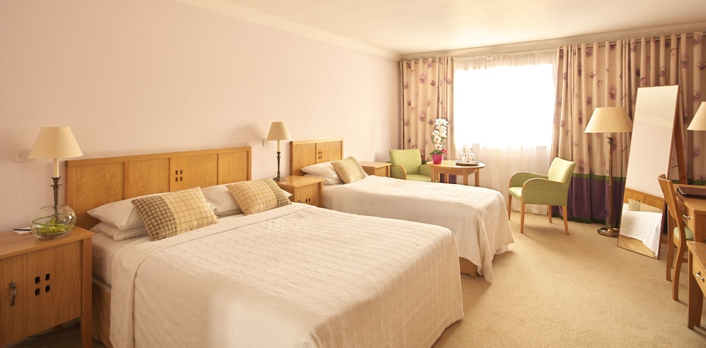 Castle Hotel Macroom 9/28