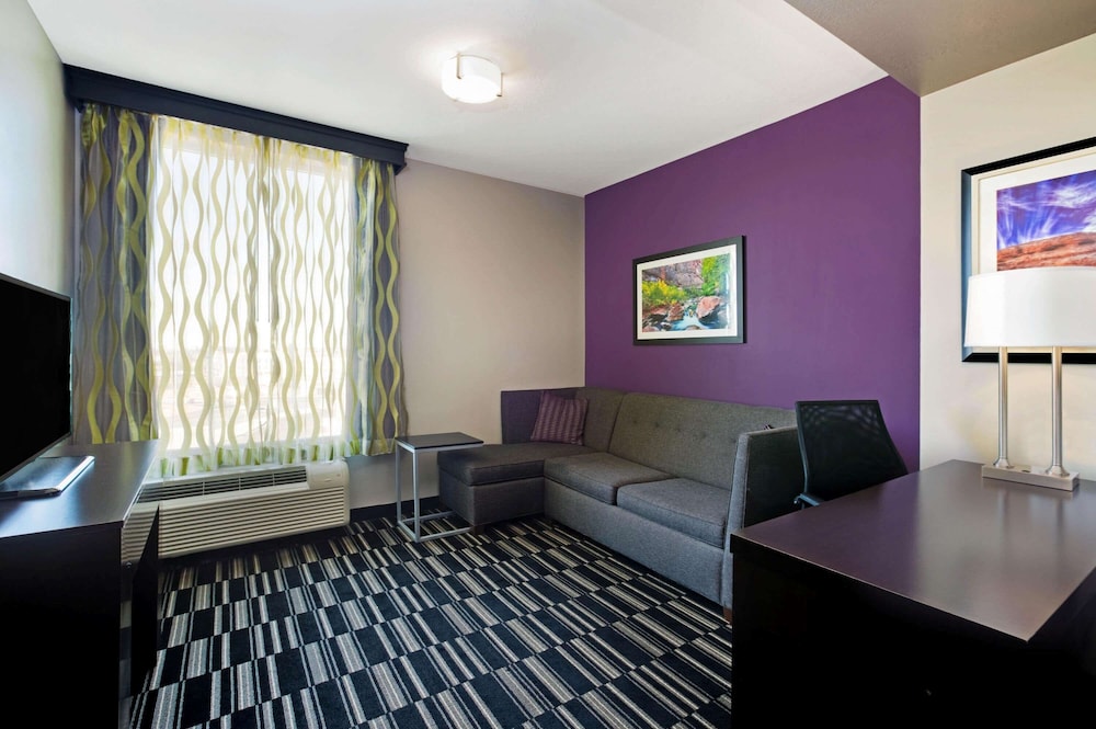 La Quinta Inn & Suites By Wyndham Cedar City 18/25