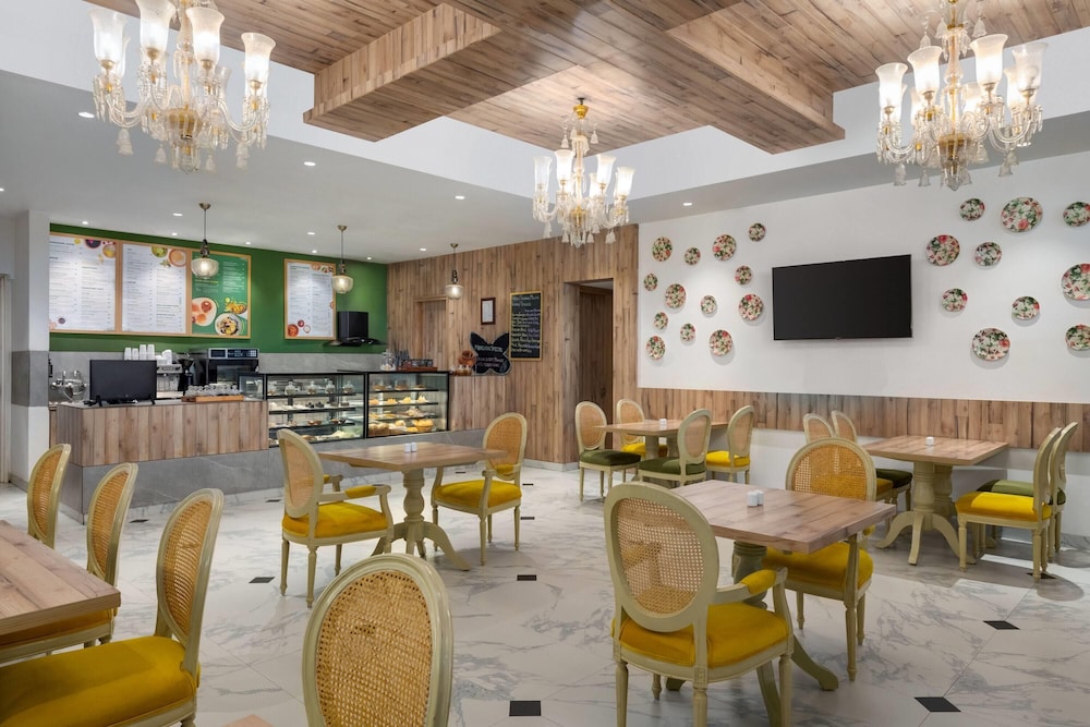 Ramada Encore by Wyndham Lucknow Airport 43/48