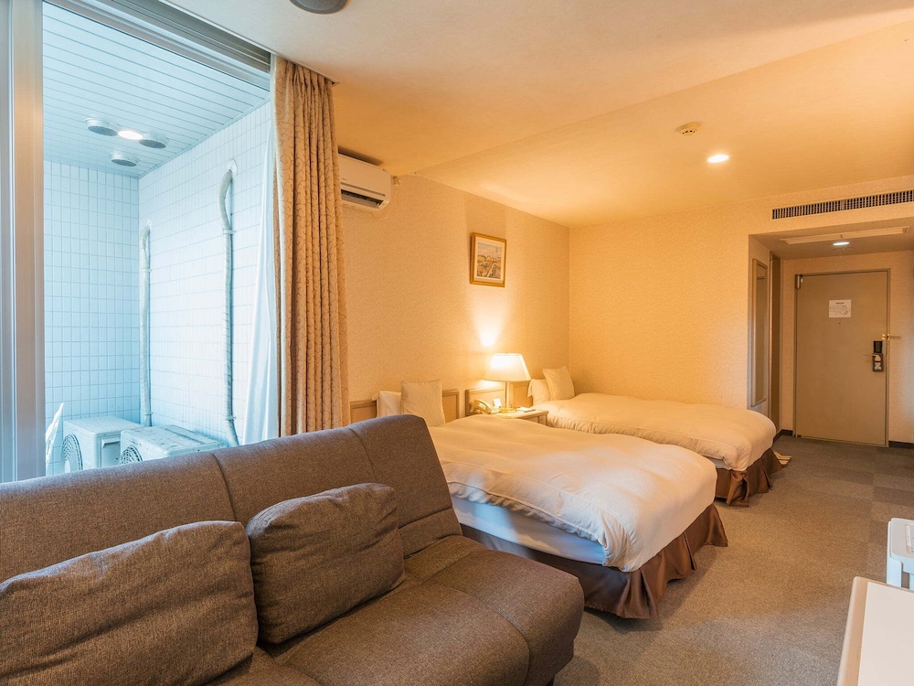 Hotel New Century 28/70