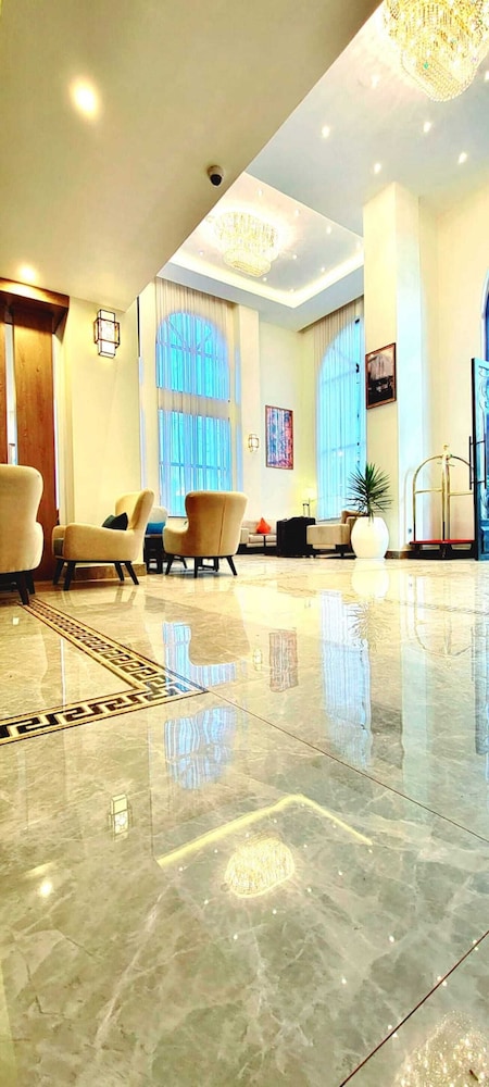 TH BonRoyal Hotel 8/56