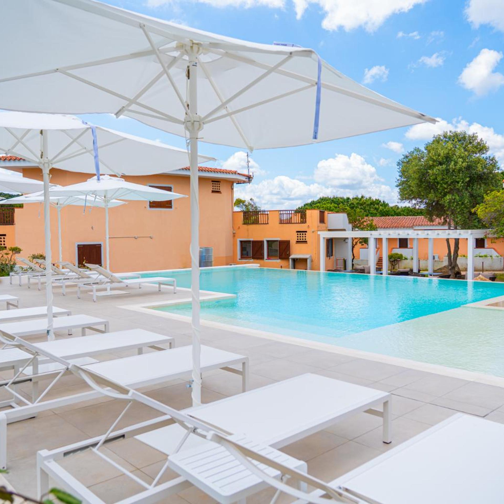 Ahr Costa Serena Village 7/50