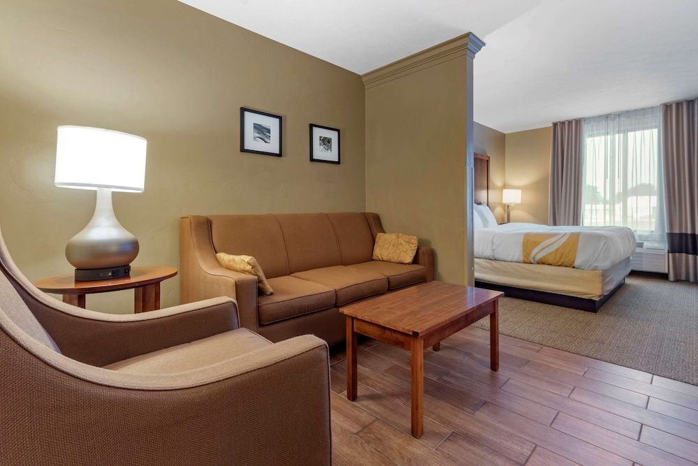 Quality Inn Dover OH 26/42