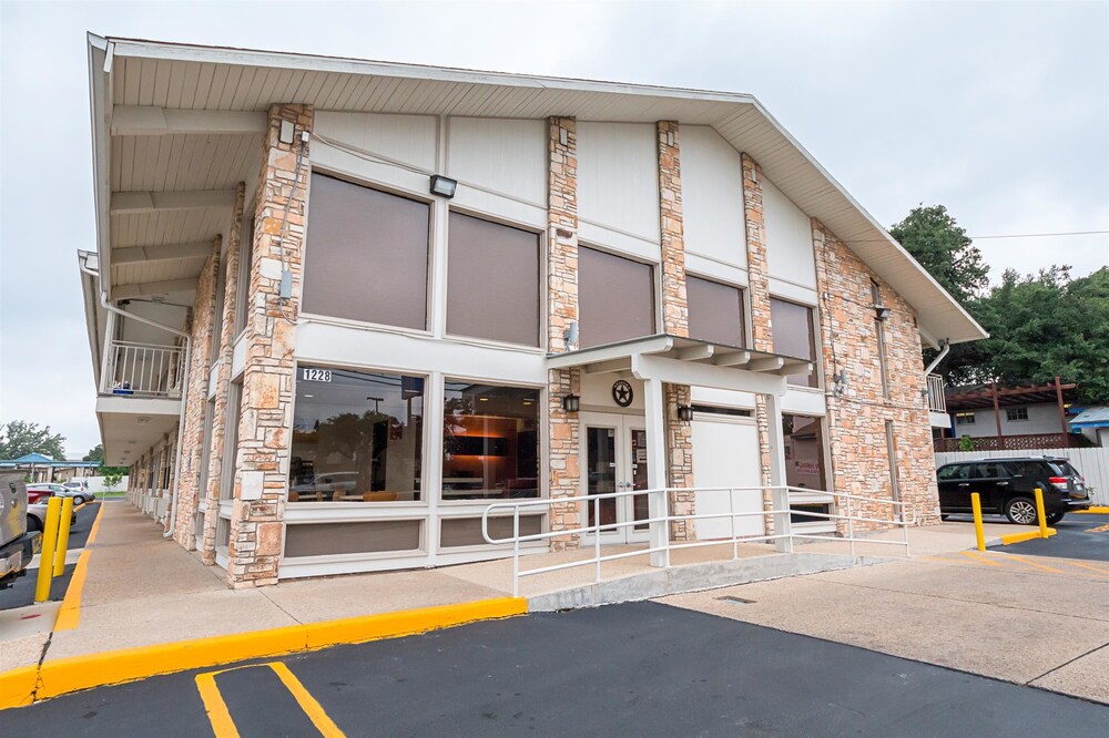 Motel6 Boerne, TX 49/60