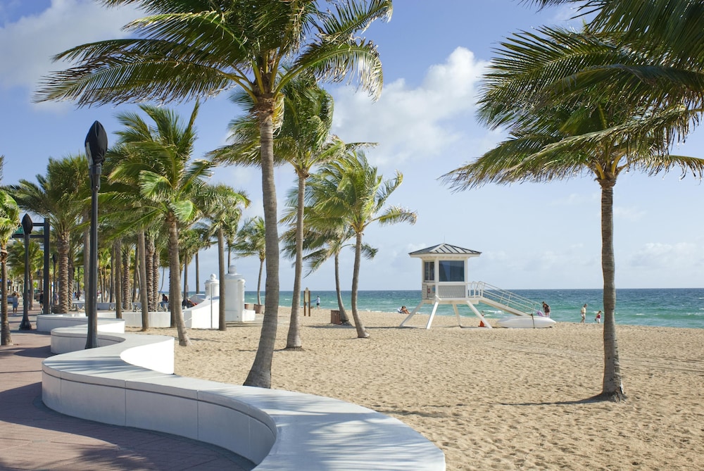Hyatt Place Fort Lauderdale Cruise Port 41/47
