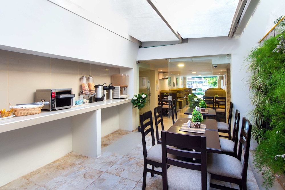 Hotel Avexi Suites By Geh Suites 20/22