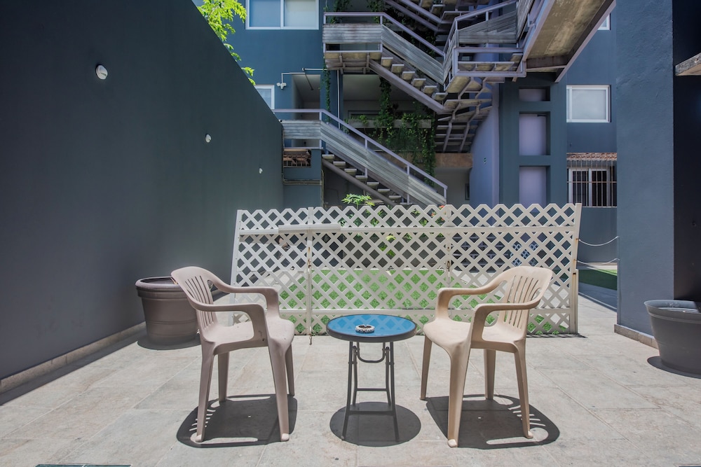 Iris Studios & Apartments 23/30