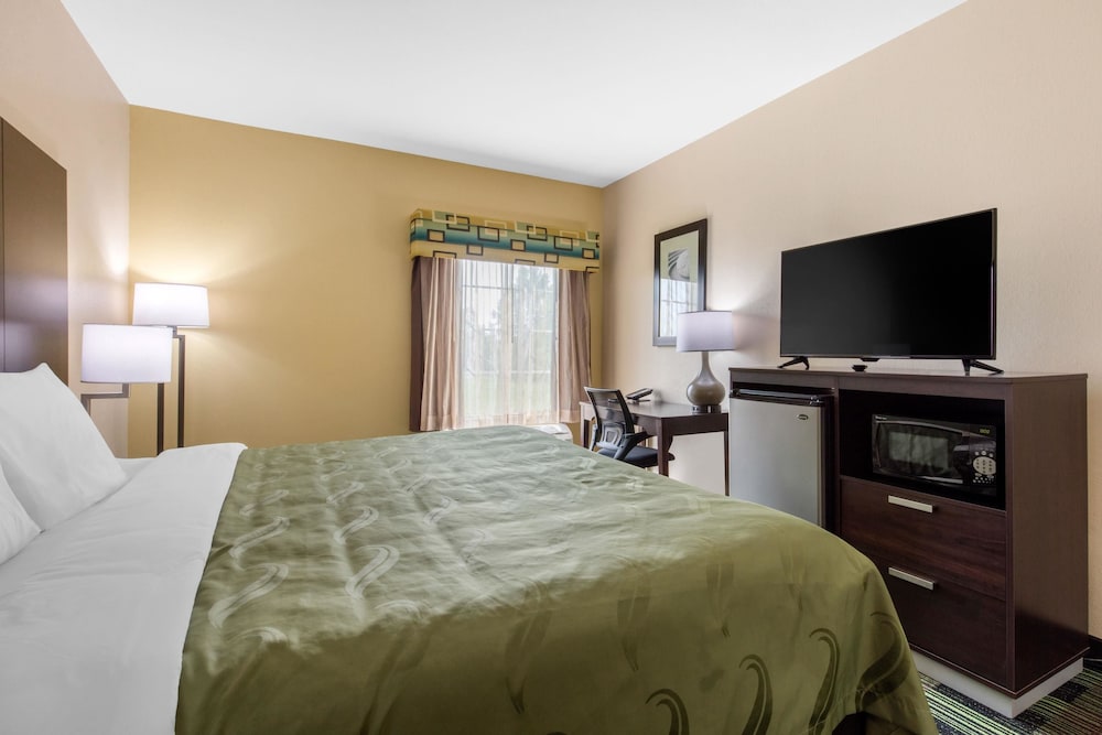 Quality Inn Cadiz, KY 17/40
