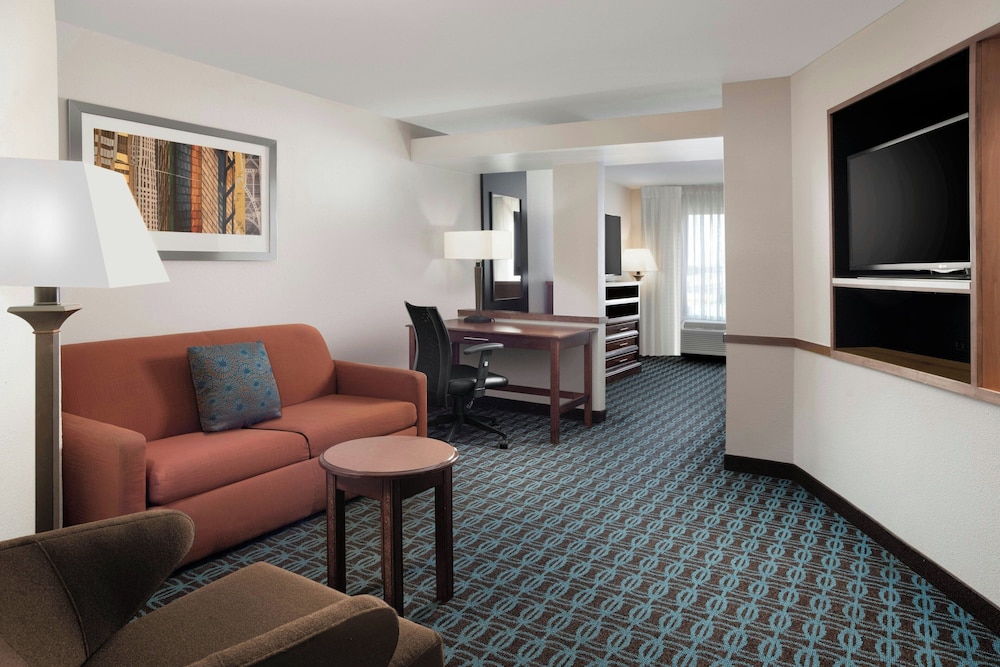 Fairfield Inn & Suites By Marriott Waco North 50/73
