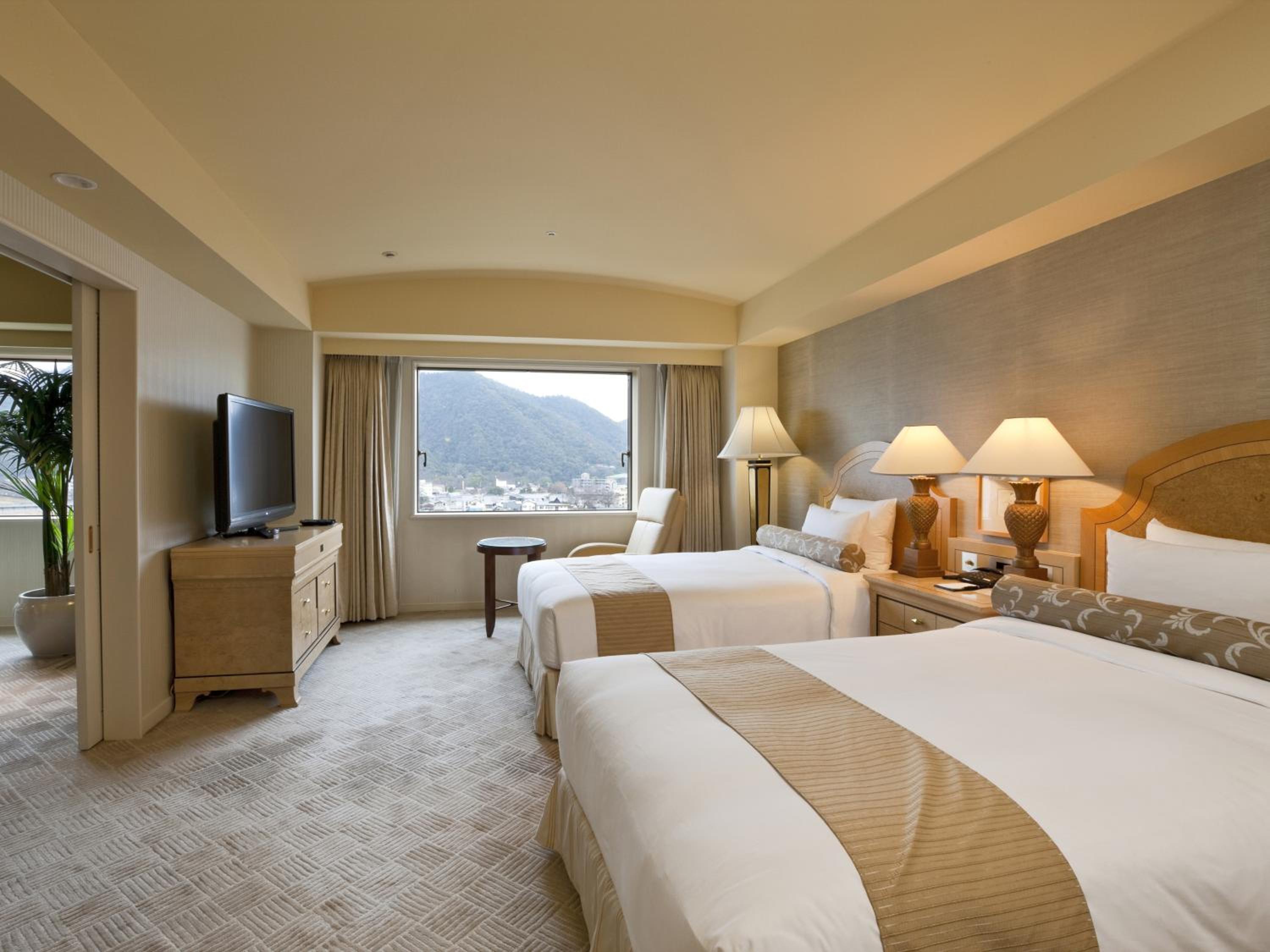 Superior, Suite, Premium Floor