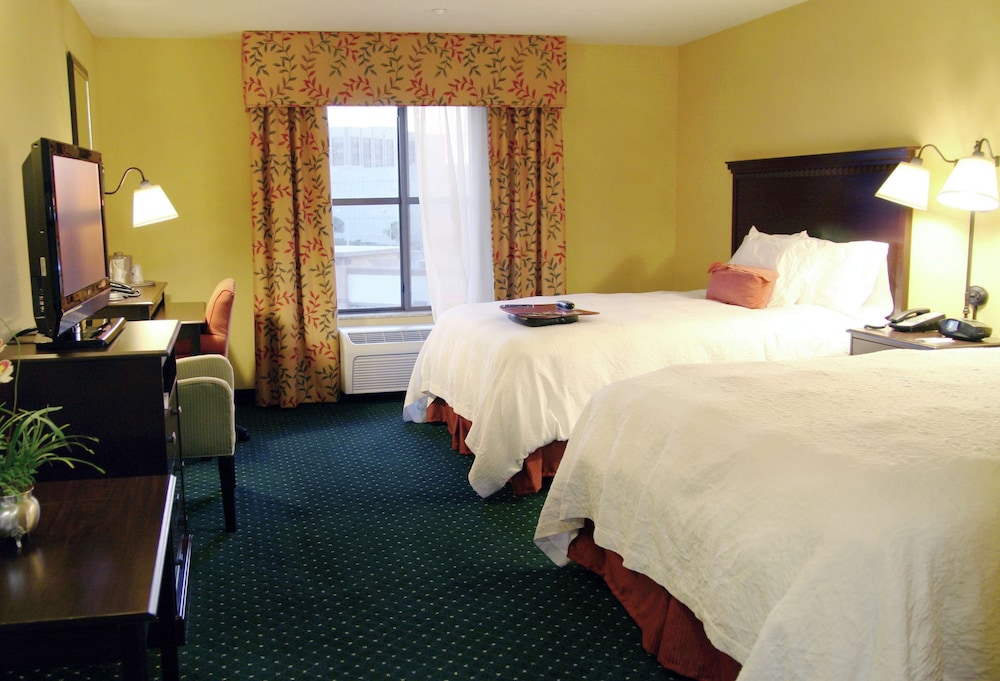 Hampton Inn Suites Seal Beach 11/32