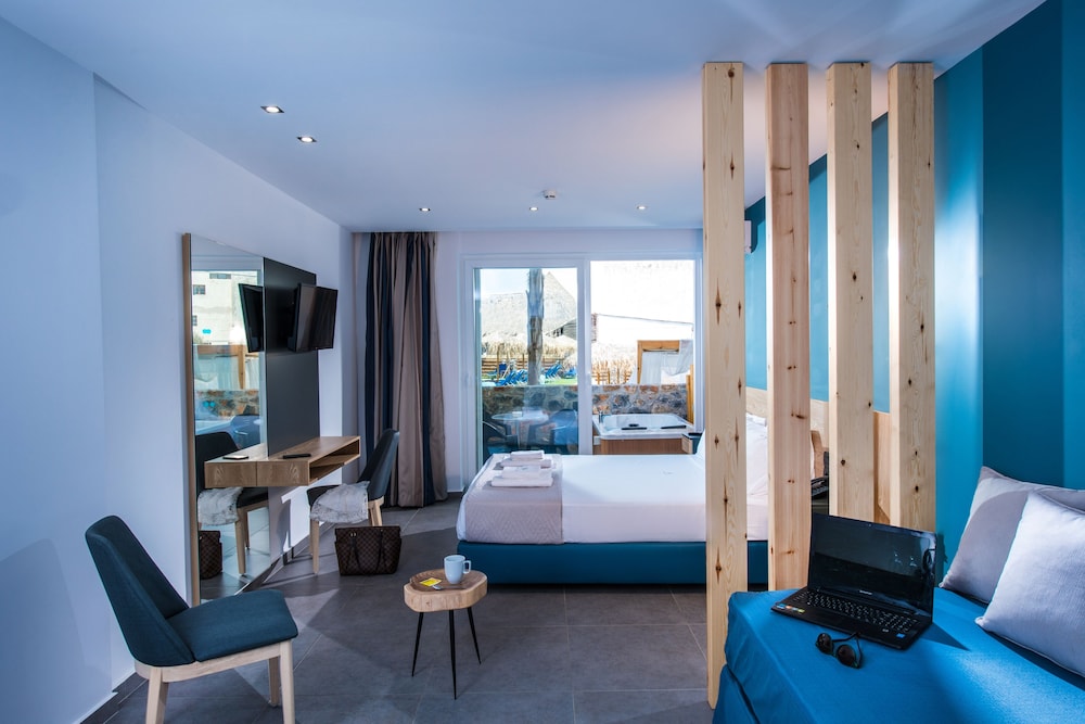 Superior, 1 King and 1 Single Beds, Outdoor Jetted Tub، Enorme Infinity Beach 7/9