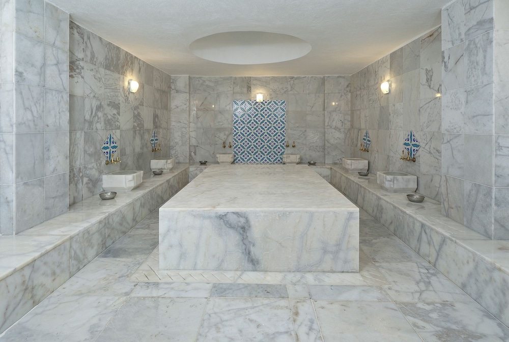 Bodrum Beach Resort 36/65