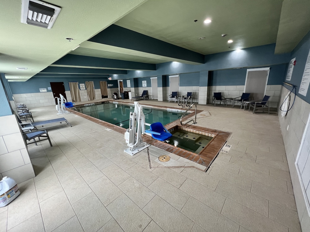 Holiday Inn Express Hotel & Suites Corpus Christi 28/44