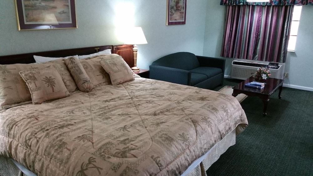 Express Inn Suites 17/52