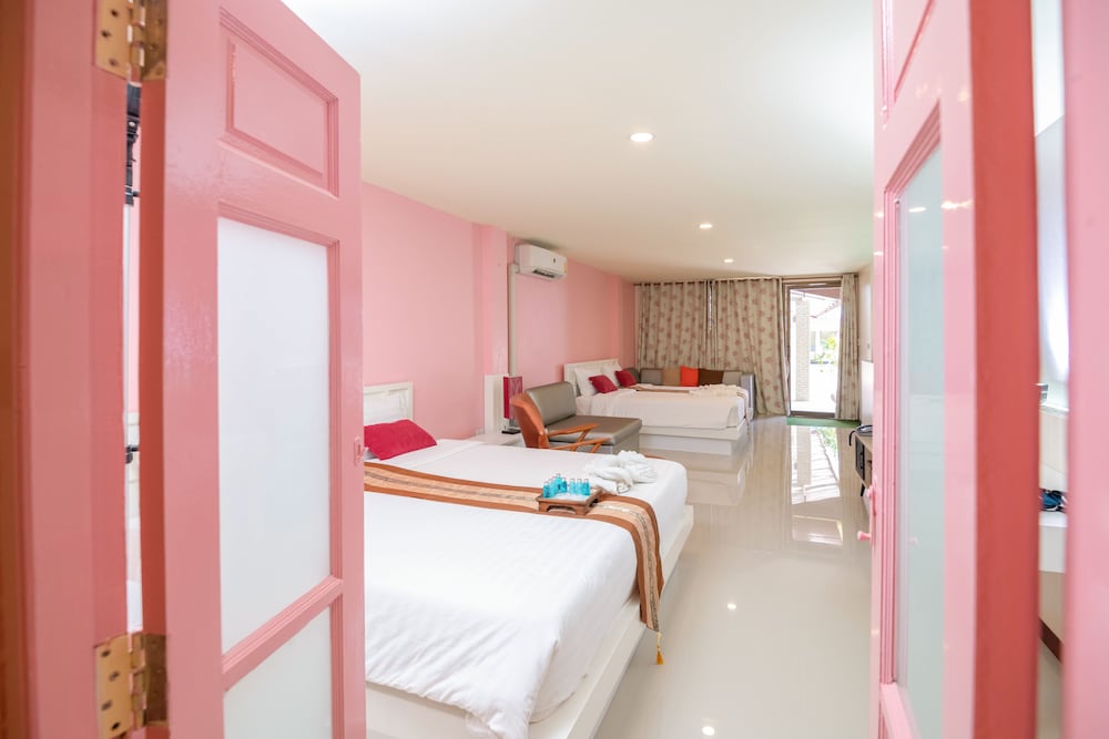 Talay Sai Hotel At Thung Wua Laen 30/76