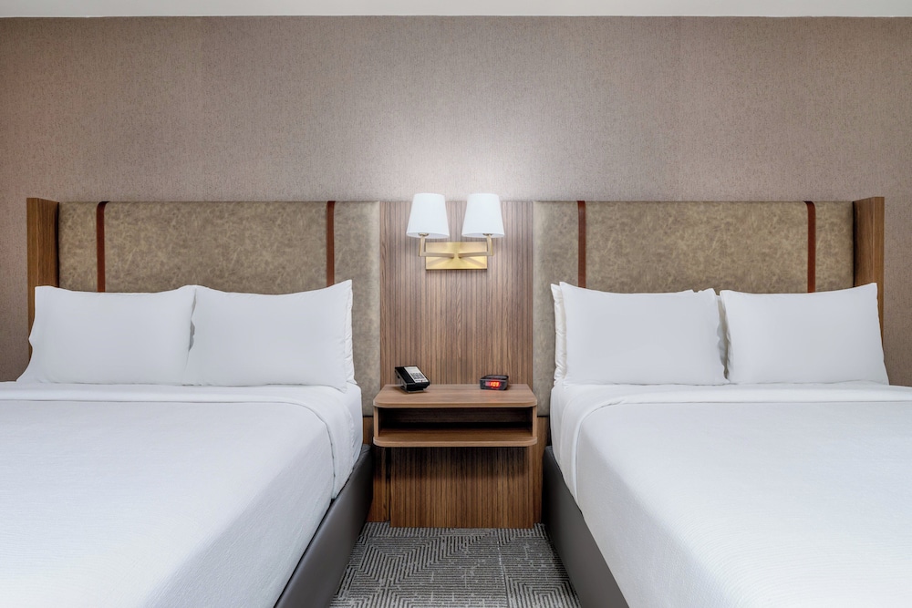 Holiday Inn Dublin Pleasanton 17/70