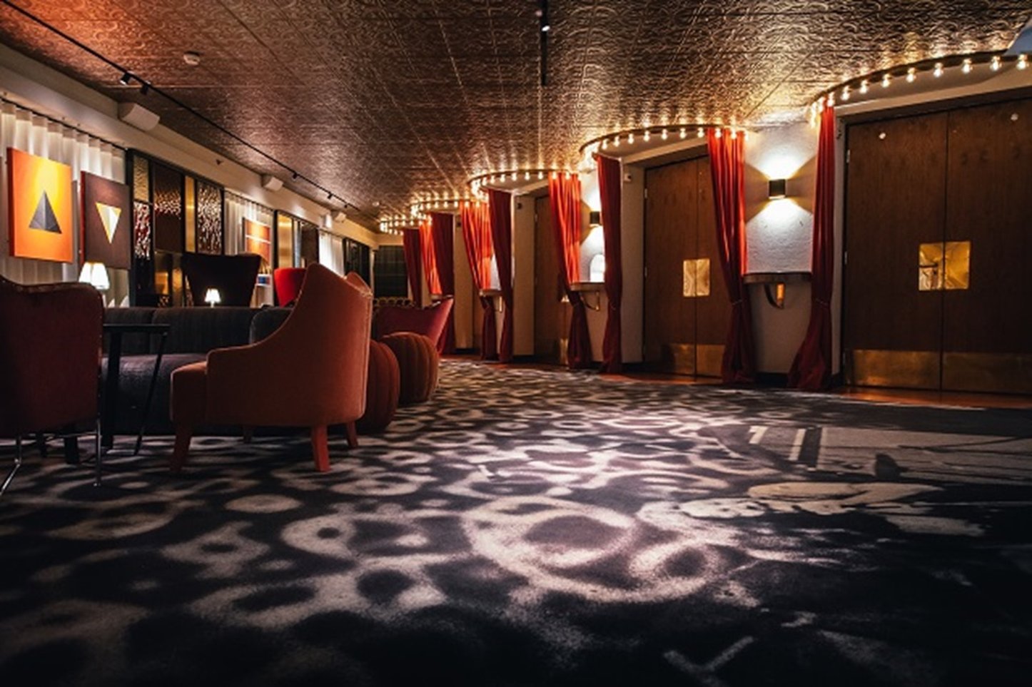 Rival Hotel 46/80