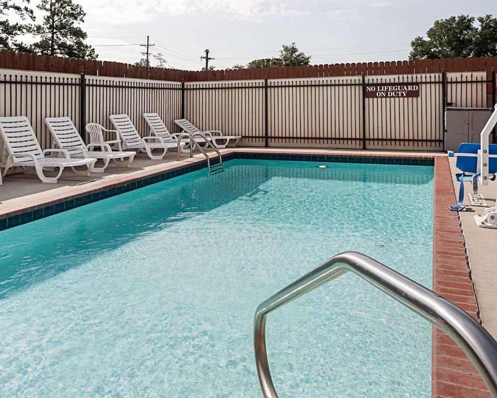 Comfort Suites Lake Charles 45/48
